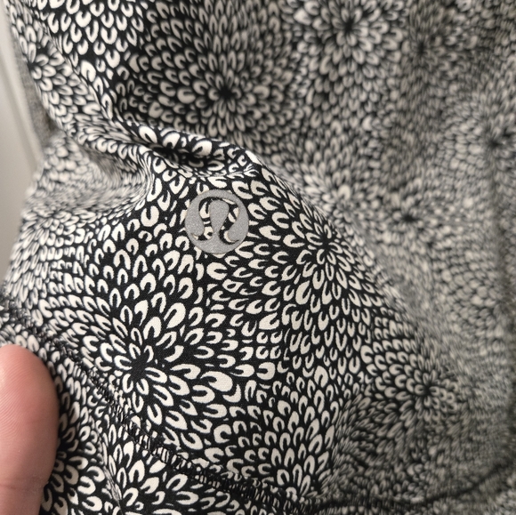 Lululemon spring foward jacket - Picture 8 of 9